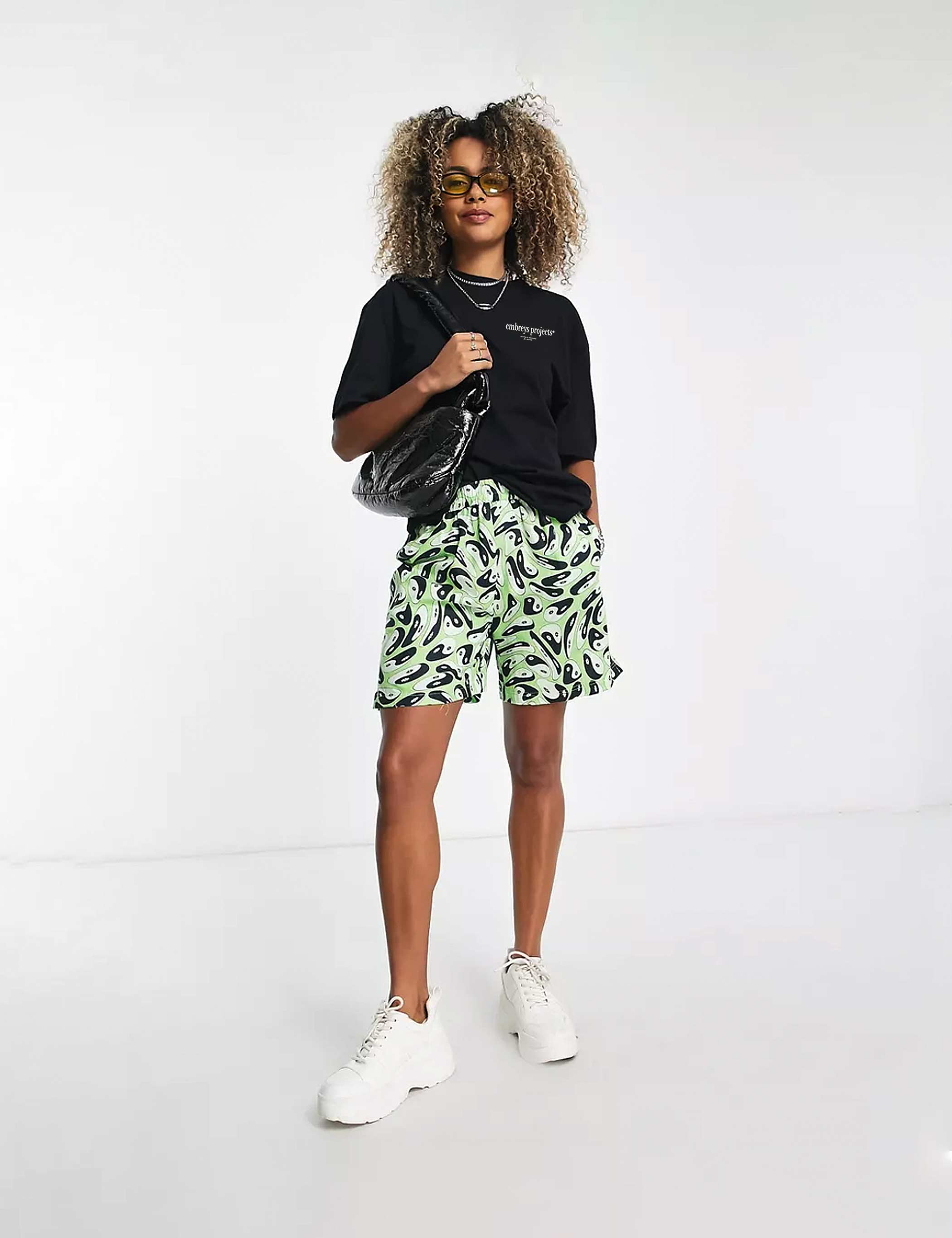 ESSENCE SS TEE - BLACK (W) - Embreys Projects